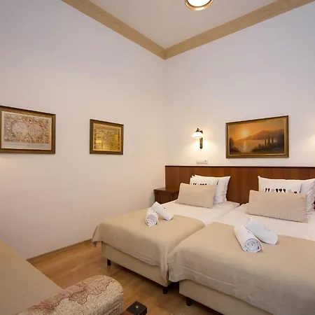 Ventus Rosa Self Service Apartments-3